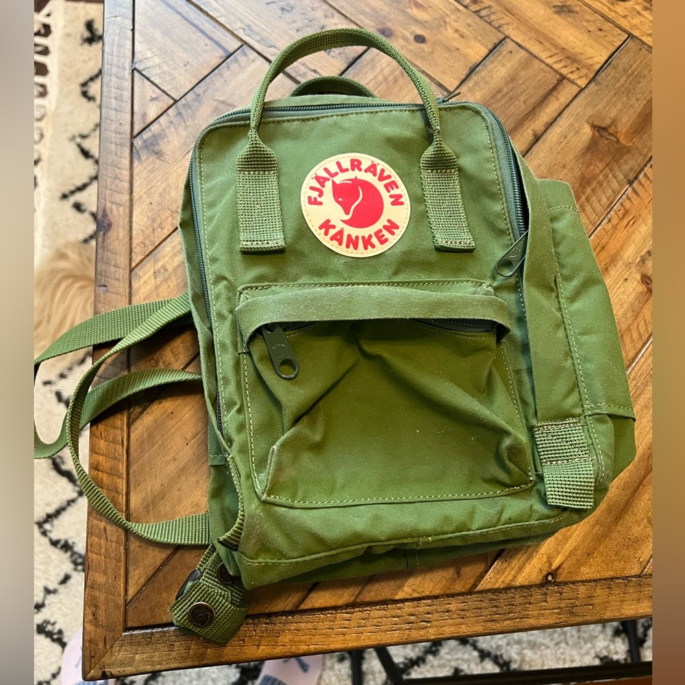 Fjallraven - Kanken mini backpack in leaf green